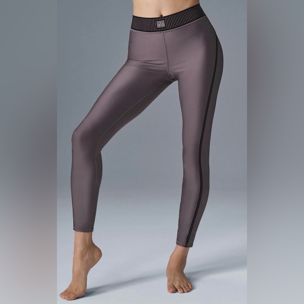 ALO Airlift High-Waist 7/8 Line Up Legging (Raisinette)